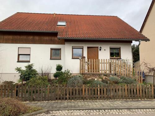 Markranstaedt Apartment | Pet-Friendly Ferienwohnung Am Froschteich with High Ratings