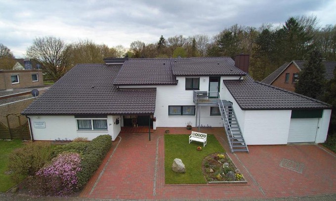Bad Zwischenahn Apartment | Family-Friendly Ferienwohnung am Junkerbült with High Ratings