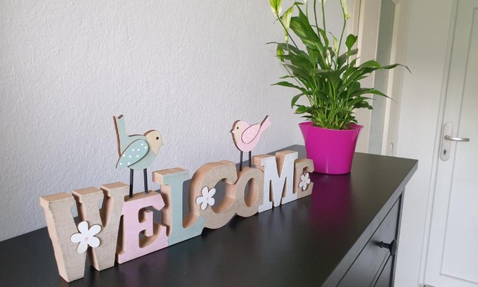 Leutersdorf Apartment | Pet-Friendly Ferienwohnung am Kiesberg with Breakfast Included