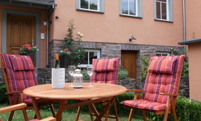 Pommern Apartment | Pet-Friendly Ferienwohnung am Pommerbach with High Ratings