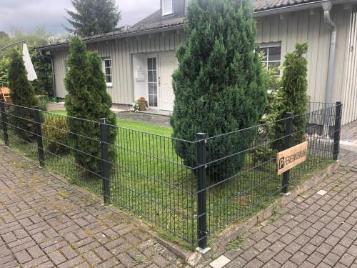Birkelback Apartment | Pet-Friendly Retreat at Ferienwohnung am Rothaarsteig