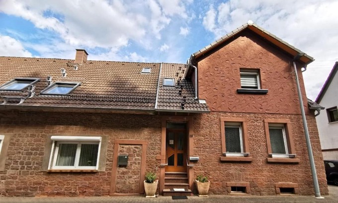 Lemberg Apartment | Charming Ferienwohnung Am Salzbach: 9/10 Guest Rated Retreat