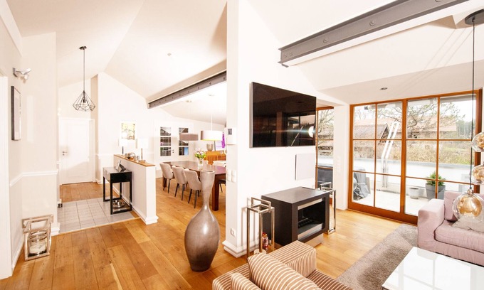 Ammerland Apartment | Tranquil Lakefront Apartment at Starnberger See, 3 Bedrooms