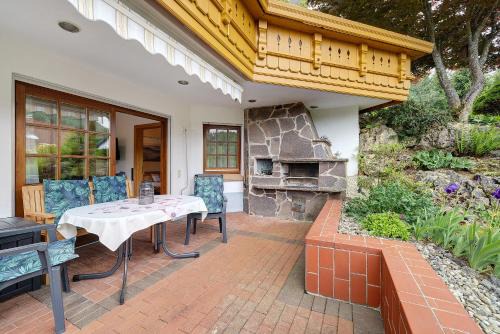 Gemarkung Laufen an der Eyach Apartment | Relax at Ferienwohnung am Steinbach with Oceanfront Views
