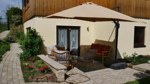 Langenlonsheim Apartment | Cozy Ferienwohnung an den Weingärten for Your Getaway