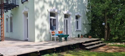 Neu Darchau Apartment | Idyllic Ferienwohnung An Der Elbe - Family-Friendly Retreat