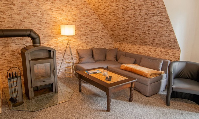Kroeslin Apartment | Family-Friendly Marina Apartment with Ocean Views