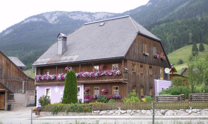 Kainisch Apartment | Top-Rated Ferienwohnung Andrea: Family & Wheelchair Accessible