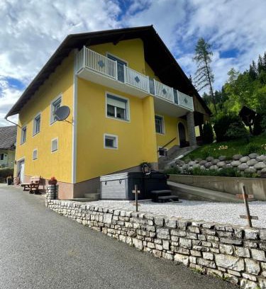 Obdachegg Apartment | Cozy Ferienwohnung Anneliese - Family & Pet Friendly Retreat