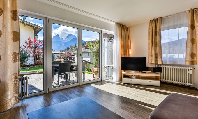 Mitterbach Apartment | Spacious 95m² Apartment for 4 Guests in Berchtesgaden