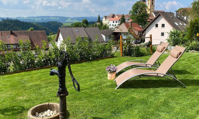 Sankt Maergen Apartment | Cozy Apartment for 4 with Ocean View in Sankt Märgen