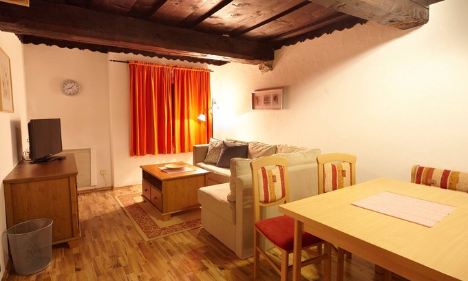Innerkrems Apartment | Cozy Apartment for 4 Guests in Innerkrems with Kitchen