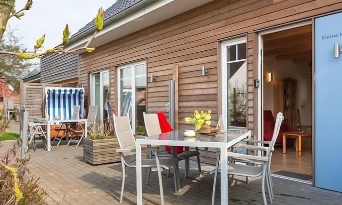 Langholz Apartment | Cozy Waabs Retreat for 2 with Oceanfront Amenities
