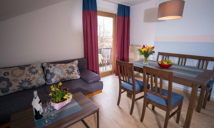 Obing Apartment | Cozy Apartment for 3 Guests with Spa Amenities in Obing