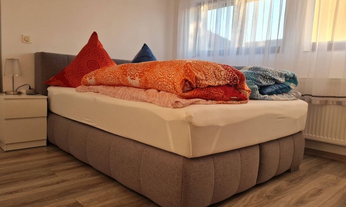 Sonnen Apartment | Ideal Getaway: Apartment for 4 with Pet-Friendly Amenities