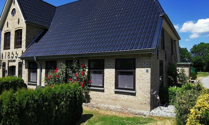 Weesby Apartment | Cozy Apartment for 4 Guests with Kitchen in Weesby