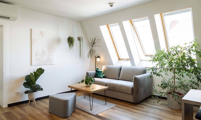 Leopoldstadt Apartment | Comfortable Apartment for 4 Guests in Vienna with Amenities
