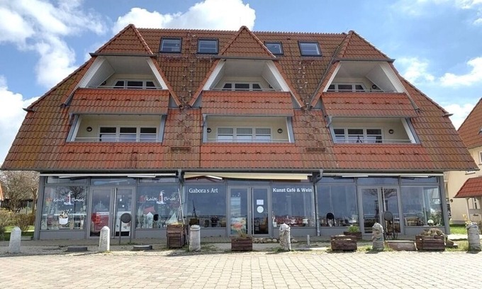 Wiek Apartment | Oceanfront 4-Person Apartment with Scenic Views in Wiek