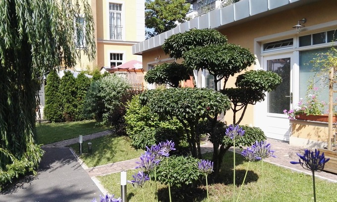Seidnitz Apartment | Family Stay for 5 in Dresden with Ocean View & Kitchen