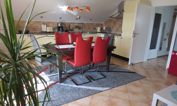 Pommerby Apartment | Family-Friendly Apartment with Ocean View for 5 Guests