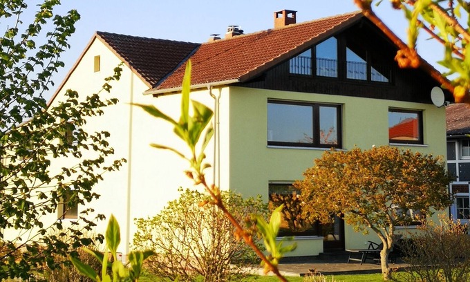 Vienenburg Apartment | Spacious Apartment for 6 Guests in Goslar with Kitchen