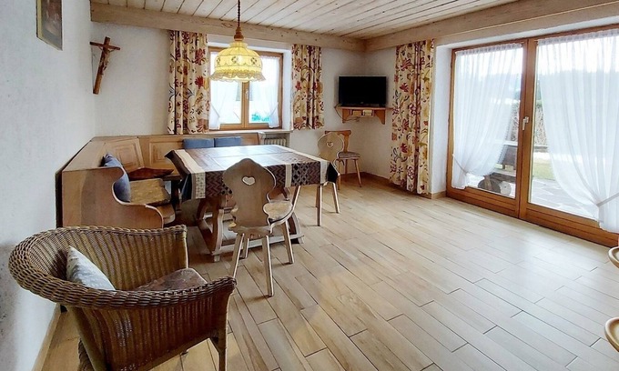 Prem Apartment | Spacious 6-Person Apartment in Prem - Pet-Friendly Stay