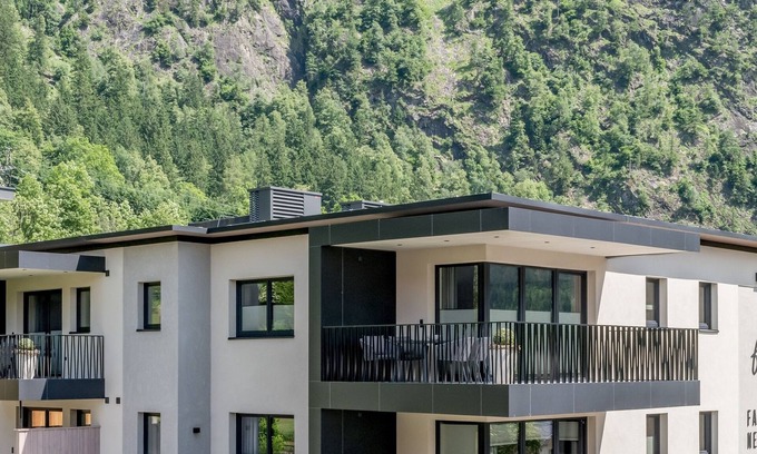 Oetz Apartment | Comfortable 79m² Apartment for 7 in Oetz with Spa Access