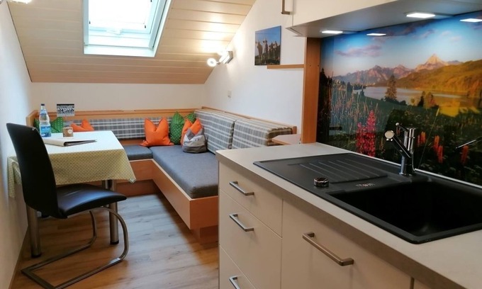 Schraden Apartment | Cozy Apartment for 2 Guests with Kitchen in Hopferau