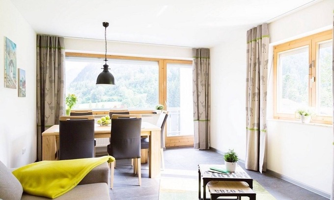 Rofleuten Apartment | Spacious Apartment for 6 Guests with Spa Amenities in Pfronten