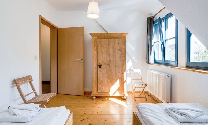 Warthe Apartment | Cozy Apartment for 4 with Oceanfront Views in Rankwitz