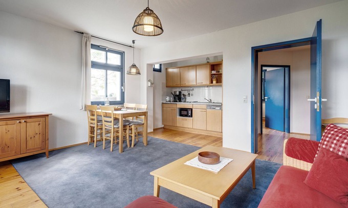 Warthe Apartment | Cozy Oceanfront Apartment for 4 Guests in Rankwitz