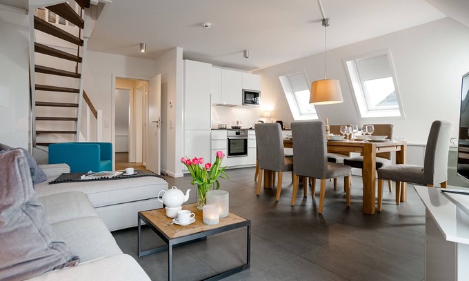 Kleinmorsum Apartment | Comfortable Apartment for 5 Guests in Sylt-Ost with Spa