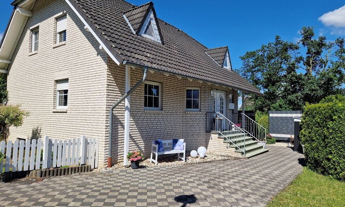 Allagen Apartment | Cozy Apartment for 2 with Ocean View in Warstein