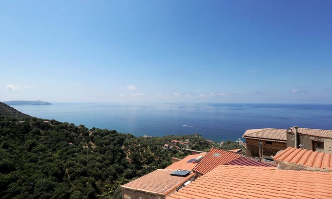 Marina di Pisciotta Apartment | Spacious 100m² Apartment for Families in Pisciotta