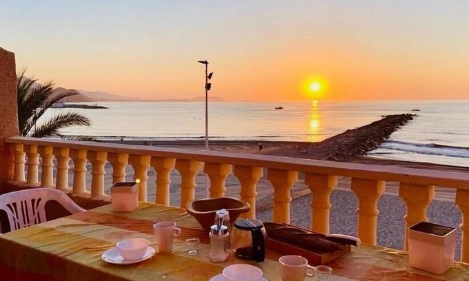 Coveta Fuma Apartment | Oceanfront Retreat for 6 Guests in El Campello