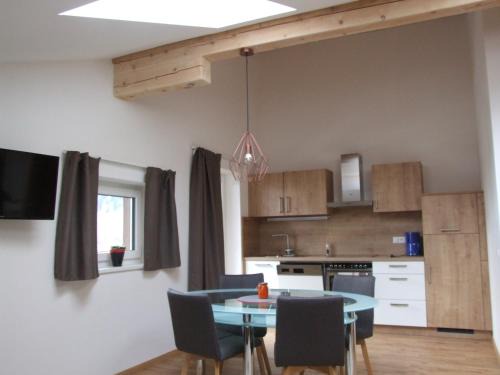 Neustift Im Stubaital Apartment | Cozy Ferienwohnungen Kindl: Family-Friendly with Breakfast