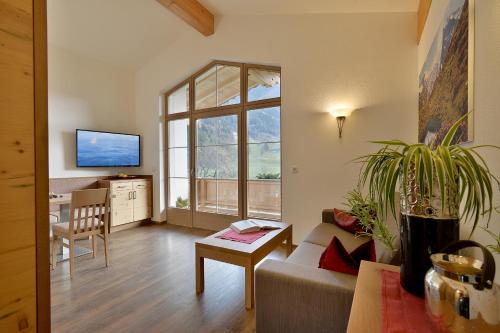 Ramsau im Zillertal Apartment | Kid-Friendly Ferienwohnung Sonnblick with a 9.6 Rating