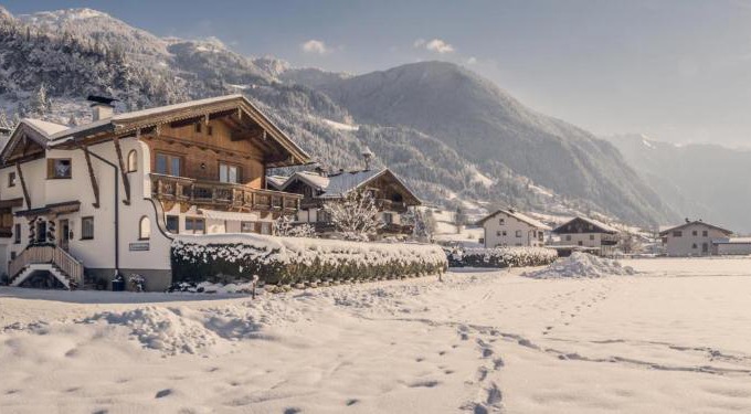 Ramsau im Zillertal Apartment | Family-Friendly Retreat at Ferienwohnung Aschenwald