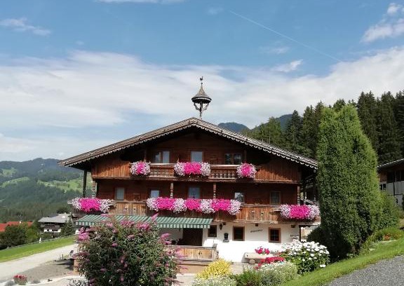 Reith im Alpbachtal Apartment | Family-Friendly Ferienwohnung Angererhof with Perfect Reviews