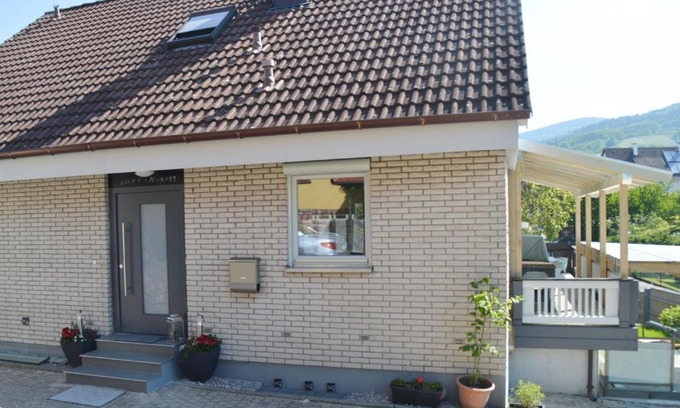 Lauf Apartment | Top-Rated Family Haven at Ferienwohnung Auernig