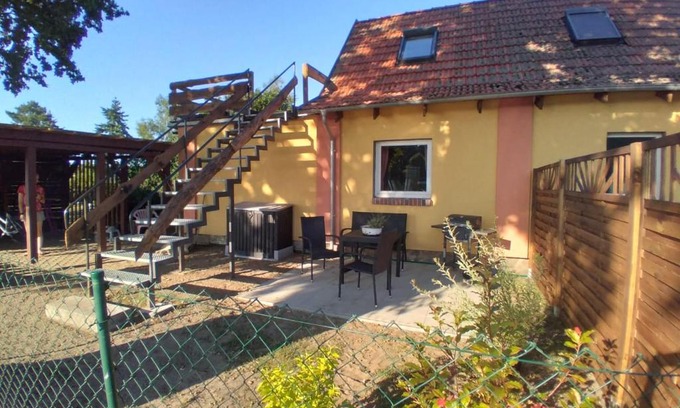 Grabow-Below Apartment | Explore the Tranquil Ferienwohnung in Müritz Region