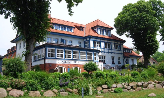 Kloster Hotel | Inviting Ferienwohnung auf Hiddensee with Pool & Dining