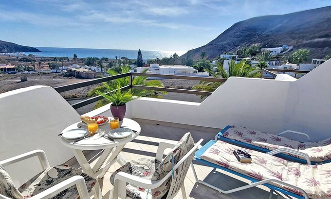 Giniginamar Apartment | Oceanfront Ferienwohnung Aurora with Pool in Giniginamar
