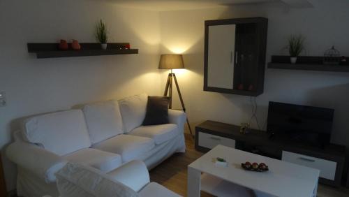 Gebesee Apartment | Comfortable Getaway near Erfurt with Breakfast Included
