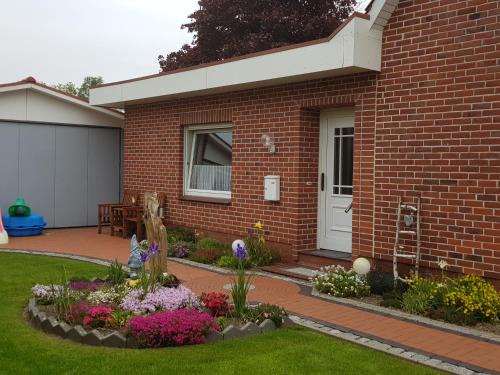 Wischhafen Apartment | Oceanfront Retreat at Ferienwohnung beim Bracksee, 9.6/10