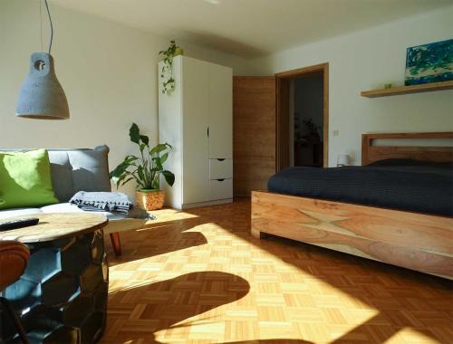 Bad Abbach Apartment | Family-Friendly Ferienwohnung beim Burgberg with Great Reviews