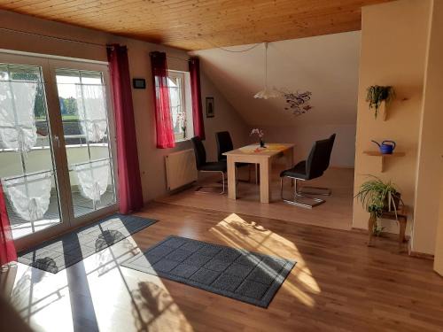 Bad Waldsee Apartment | Guest Rated 9.5: Family-Friendly Ferienwohnung beim Ried