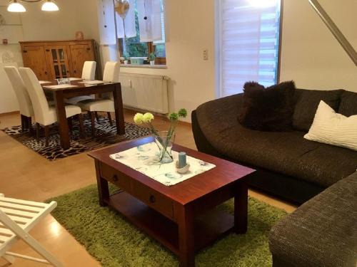 Landwehrhagen Apartment | Pet-Friendly Ferienwohnung Bellevue: Family Comfort Awaits