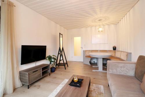 Todtnauberg Apartment | Cozy Ferienwohnung Bergoase - Family-Friendly Retreat