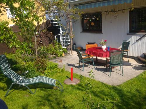 Grunbach Apartment | Family-Friendly Retreat at Ferienwohnung Bienenherz